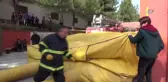 Tatbikat İçin Okulun İkinci Katından Aşağı Atladılar