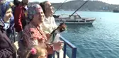 Kadınlar, Engelleri Aşmak İçin Olta Attı