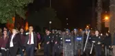 Antalya'da Yürümek İsteyen Kadınlara Tazyikli Suyla Müdahale