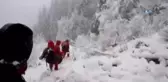 Sümela Manastırı'nın Zirvesinde Kar ve Soğuğa Karşı Verdikleri Mücadeleyi Kayda Alıp, Klip Yaptılar