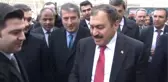 Bakan Eroğlu Sarıyer'de Fidan Dağıttı
