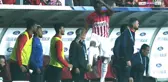 Samuel Eto'o Oyundan Çıkarılınca Sinirden Su Şişelerini Tekmeledi