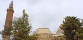Tarihi Medrese Rutubetten Çürüyor