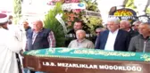 Izmir Başkan Dalgıç, Babasını Son Yolculuğuna Uğurladı