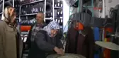 Afyonkarahisar Milletvekiline Lastik Tamiratını Anlattı