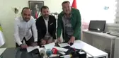 Okan Buruk, Akhisar Belediyespor'a İmzayı Attı