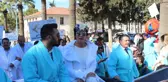 Bornoz Giyip Sokağa Döküldüler
