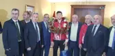 Avrupa Güreş Şampiyonu Vali Azizoğlu'nu Ziyaret Etti