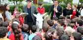 İskenderun'da 'Eşekli Gezici Kütüphane' Yeniden Öğrencilerle Buluştu
