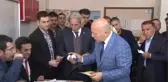 Başkan Sekmen, Oyunu Eşi ile Birlikte Kullandı