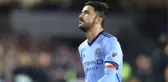 İspanyol Golcü David Villa, 50 Metreden Topu Ağlara Yolladı