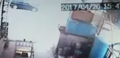 Freni Boşalan Kamyonet Geri Geri Giderken Kameralara Böyle Yansıdı
