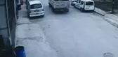 Freni Boşalan Kamyonet Park Halindeki Araçlara Çarptı