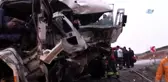 Kamyonlar Kafa Kafaya Çarpıştı: 1 Ölü, 1 Yaralı