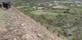 Uçuruma Yuvarlanan Otomobilden Anne ve Kızı Yaralı Olarak Kurtuldu