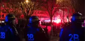 Fransa'da Le Pen'in İkinci Tura Kalmasını Protesto Edenler Sokağa Çıktı