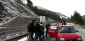 Otomobilin Üzerine Kaya Düştü: 3 Yaralı