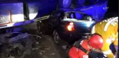 Tır Sürücüsü Viyadükte Asılı Kaldı