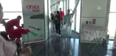 Rus Turistler Karanfillerle Karşılandı