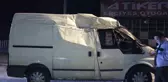 Antalya'da Minibüsün Üzerine Otomobil Düştü
