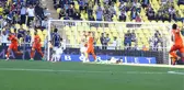 Fenerbahçeli Şener Özbayraklı, Hatasıyla Taraftarları İsyan Ettirdi