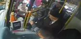 Durak Harici Otobüse Alınmayan Yolcu, Şoföre Saldırıp Camları İndirdi