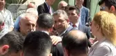 Kemal Kılıçdaroğlu Şişli Belediye Başkanı Hayri İnönü ile Birlikte Felçli Bir Hastayı Ziyaret Etti