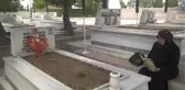 Çiçekleri Şehit Oğullarına Götürdüler