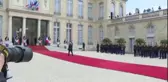 Fransa'nın Çiçeği Burnunda Cumhurbaşkanı Görevi Devraldı