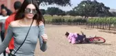 Ateşli Fotoğraflarıyla Görmeye Alışkın Olduğumuz Kendall Jenner Yere Kapaklandı