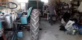 Çürümeye Terk Edilen Eski Traktörü Toprakla Buluşturdu