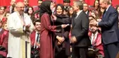 Abdullah Gül Gelinine Diplomasını Verdi