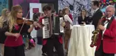 Tarihin Içinde Gerçek Gezinti Ikinci Çocuk Sanat Bienali'nde