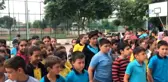 Küçük Şair İlk Şiir Kitabını Okulunda Tanıttı