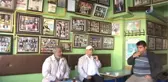 Kıraathane Kültürünü Yaşatırken Hobilerini Sürdürüyor
