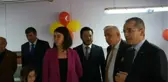 Eşine Doğum Günü Hediyesi Olarak Kütüphane Hediye Etti