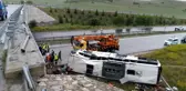 Yolcu Otobüsü Üst Geçitten Uçtu: 48 Yaralı