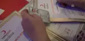 Kızılay Kan Bağışçılarına Madalya Taktı