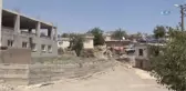 2 Metre Uzunluğundaki Yılan Tavuğu Yuttu