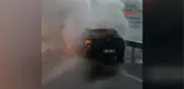 Izmir Karayolunda Giden Otomobil Bir Anda Yandı