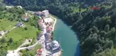 Rize Hemşin'de Belediye Zararı Göze Aldı, Hes'i Küçültüp Yapay Gölü Kurtardı
