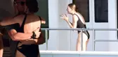 Serenay Sarıkaya Doğum Günü Sürprizi Yapan Sevgilisi Kerem Bürsin'i Öpücüklere Boğdu