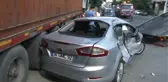 Kamyon ve TIR Arasında Kalan Otomobil Hurdaya Döndü