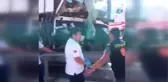 Otobüs Kepçeye Çarpıp Refüje Çıktı: 15 Yaralı