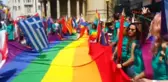 Pride In London' Yürüyüşü Büyük Ilgi Gördü