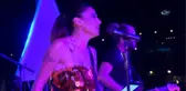 Sibel Tüzün Yalın Ayak Konser Verdi