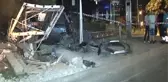 Aşırı Hız Yapan Otomobil Durakta Bekleyenlere Çarptı: 1 Ölü 1 Yaralı