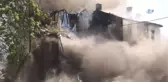Başkent'te İki Tarihi Binada Yangın...biri Çöktü, Diğeri Küle Döndü