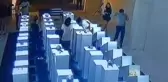 Sanat Galerisinde Selfie Pahalıya Mal Oldu! Ortalık Savaş Alanına Döndü