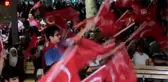 Vatandaşlar Demokrasi Nöbetine Devam Etti